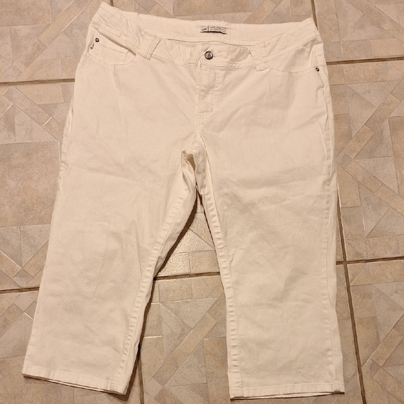 q Lee Natural Fit White Pants Stretch Plus Size Denim Capris 20W - Picture 1 of 5